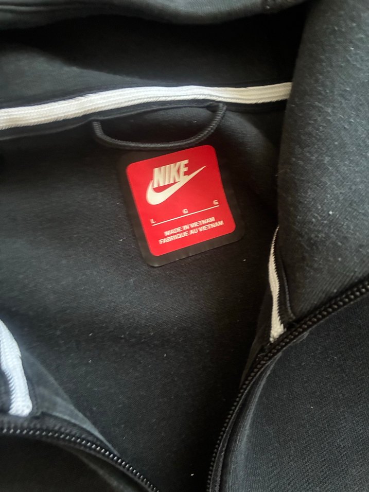 Nike Tech Fermuarlı Ceket - Görsel 2