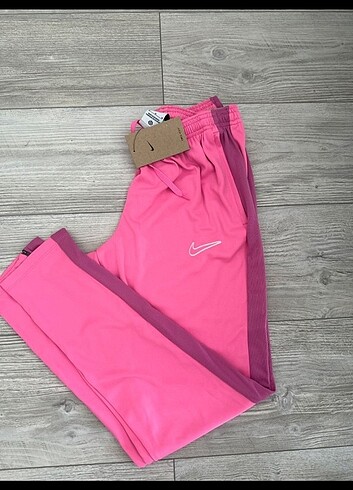 Orjinal Nike eşofman altı
