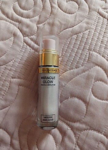 Max factor miracle glow