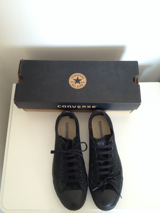 Siyah Converse