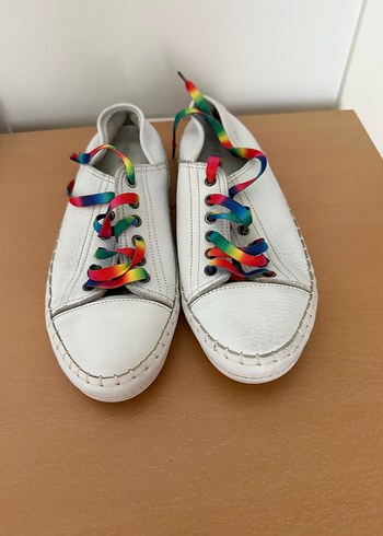 Nine West Renkli Bagcikli Beyaz Deri Sneaker