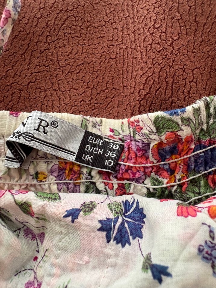 Çiçek Desenli Straplez Dantel Detaylı Uzun Elbise - Görsel 3