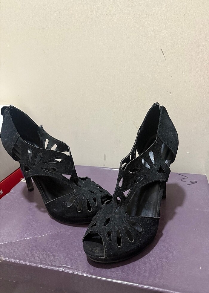 Topuklu ayakkabı - Görsel 2