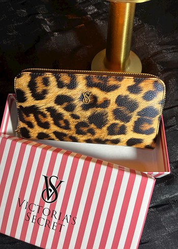Leopar Desenli Deri Fermuarlı Victoria secret cüzdan
