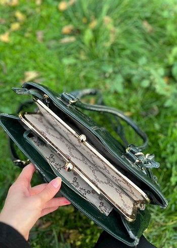 Parlak Yeşil Deri Fermuarlı Kadın Çanta - Görsel 2