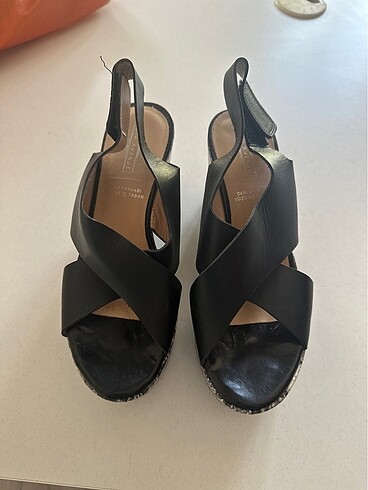 Deichmann Dolgu topuklu deri sandalet