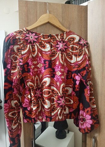 LC Waikiki Desenli Uzun Kollu Crop Bluz