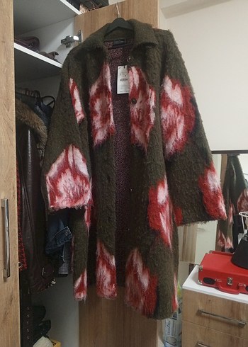 Batik Desenli Fırçalanmış Jakar Örgü Kaban - Görsel 10