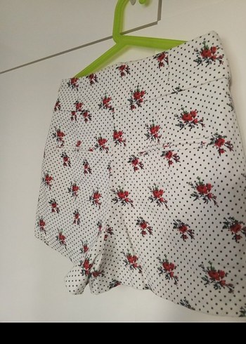 Zara Çiçek Desenli Puantiyeli Beyaz Mini Şort - Görsel 5