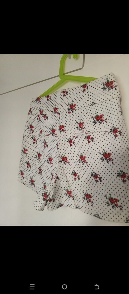 Zara Çiçek Desenli Puantiyeli Beyaz Mini Şort - Görsel 5