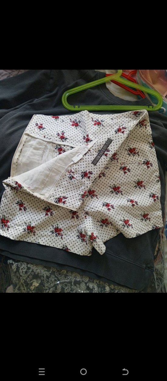 Zara Çiçek Desenli Puantiyeli Beyaz Mini Şort - Görsel 2