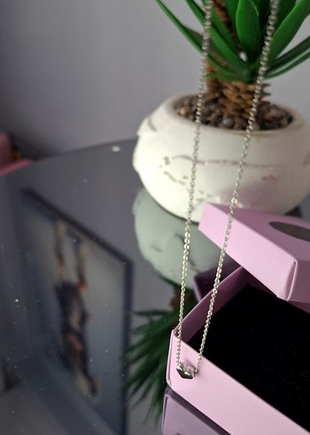 Diğer Minimalist Zincir Detaylı Mini Kalp Kolye