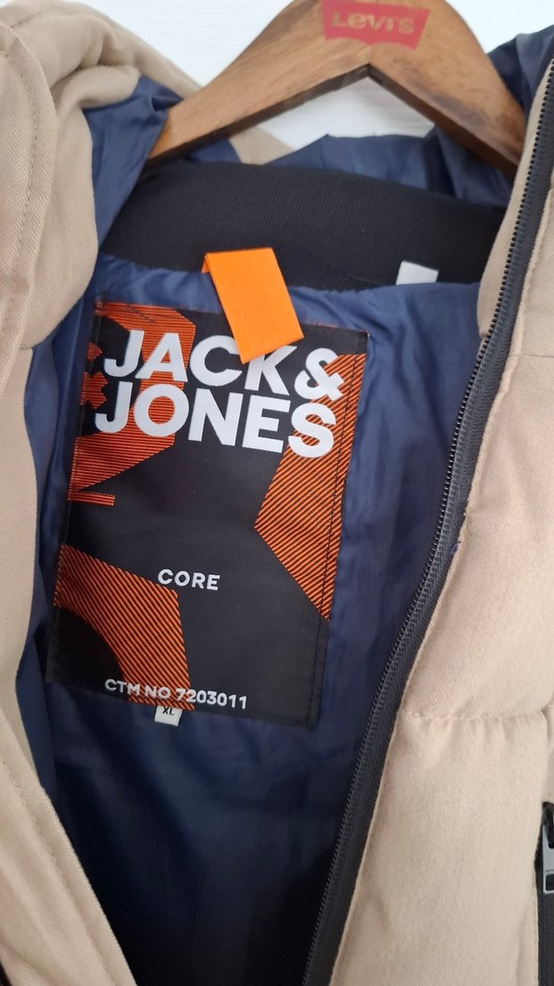 Hafif Bej Kapüşonlu Fermuarlı Erkek Mont - Görsel 2