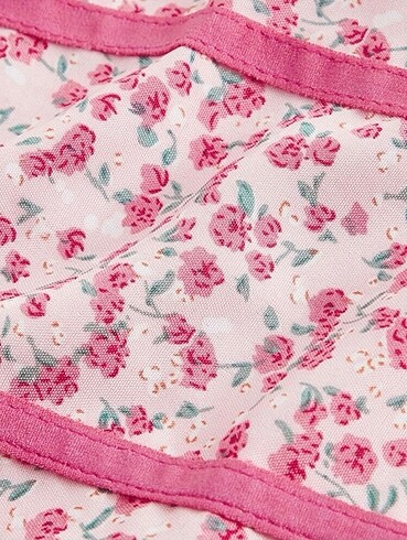 s Beden shein askılı çiçekli pembe crop top