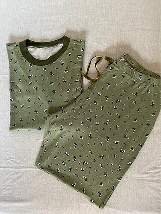 Pamuklu Pijama Takımı ve Keten Elbise