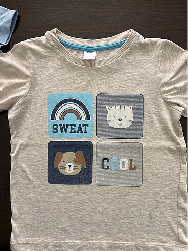 4 Yaş Beden 2 adet tshirt
