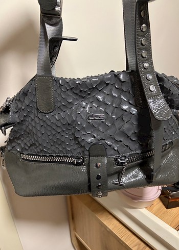 Gri Yılan Derisi Desenli Kadın Çanta - Görsel 5