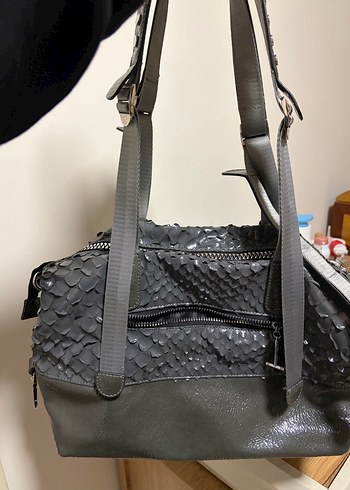 Gri Yılan Derisi Desenli Deri Çanta - Görsel 6