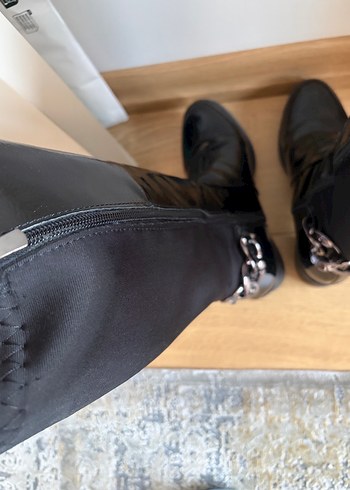 Siyah Rugan Tokalı Çizme - Görsel 4