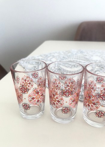 Karaca Pembe Çiçek Desenli Renkli Bardak Seti