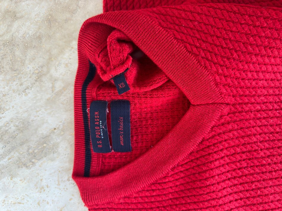 Kırmızı V Yaka Erkek Çocuk Yün Kazak - Görsel 4