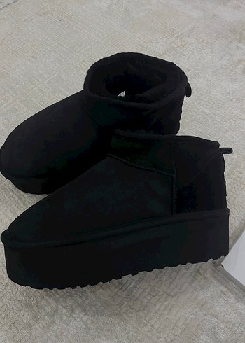 ugg bot Siyah Dolgu Topuk