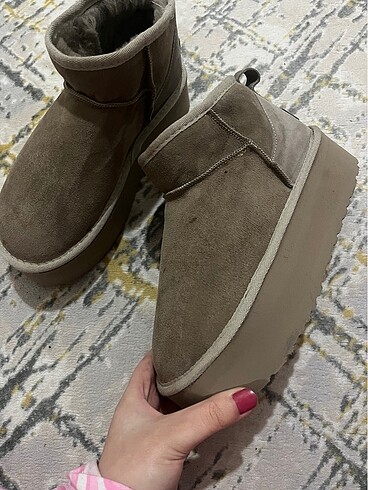 Ugg ugg bot platform