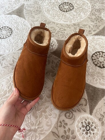 ugg bot