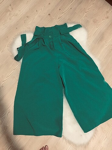 Yeşil bol pantolon