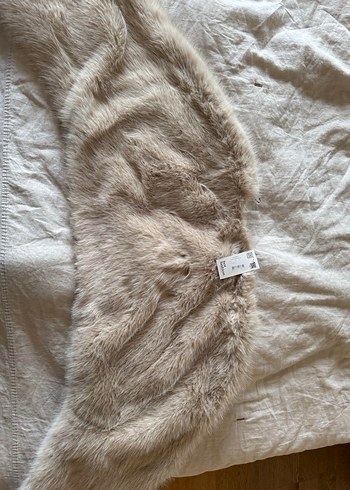 Bej Renkli Kürk Detaylı Kadın Kazak - Görsel 3