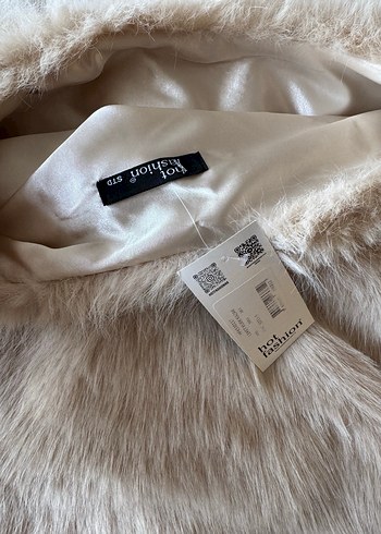 Bej Renkli Kürk Detaylı Kadın Kazak - Görsel 2