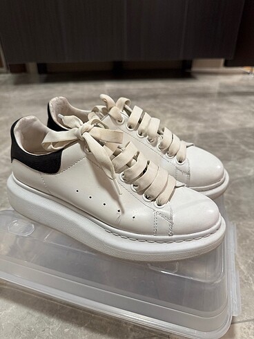 Alexander Mcqueen