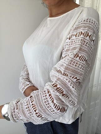 H&M işlemeli bluz