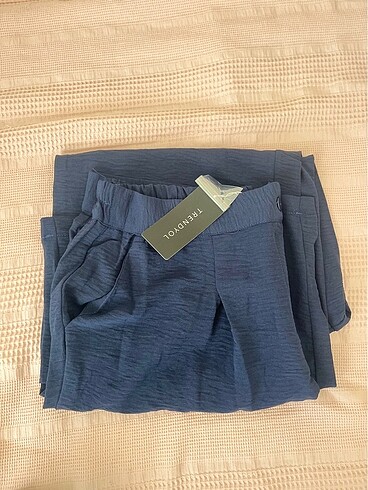 48 Beden Trendyol curve lastikli bel pantolon palazzo
