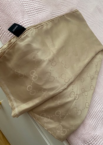 Gucci Bej Parlak Kadın Saten Şal