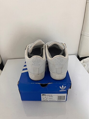 36 Beden beyaz Renk Adidas ayakkabı