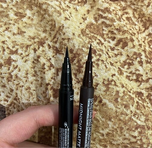 Beden İkili eyeliner