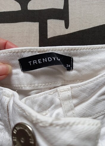 34 Beden beyaz Renk Trendyol Milla Jean