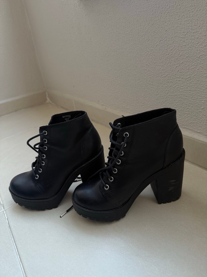 H&M marka Siyah Deri Dolgu Topuklu Kadın Bot - Görsel 4