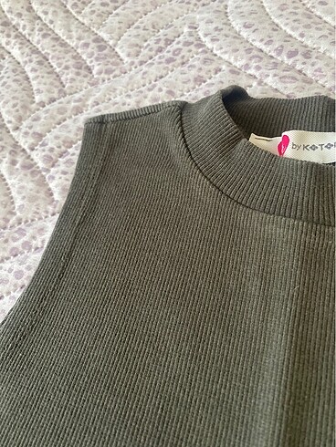 Koton Haki crop