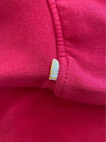 xl Beden kırmızı Renk Levis sweatshirt gold tab