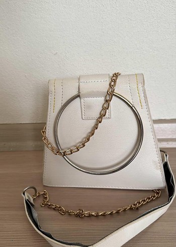 Beyaz Zincir Detaylı Deri Kadın Çanta - Görsel 2