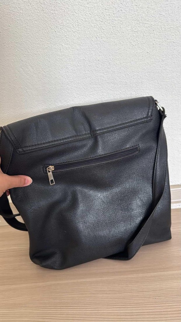 Siyah Deri Kadın Çanta - Kürk Detaylı - Görsel 2