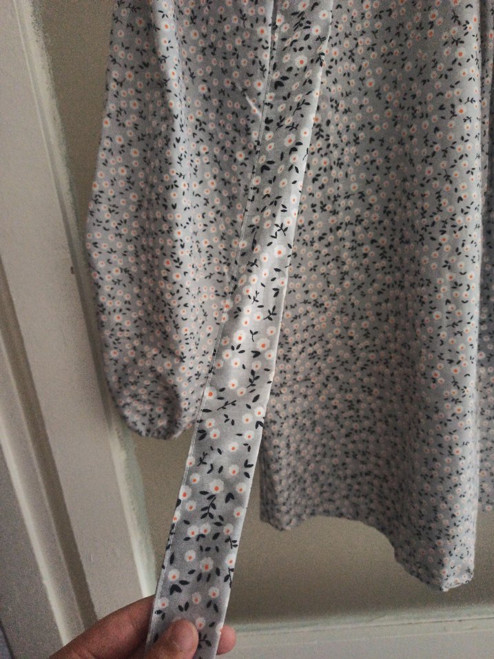 Pamuklu Gri Uzun Kollu Seyyar Kemerli Bluz - Görsel 3