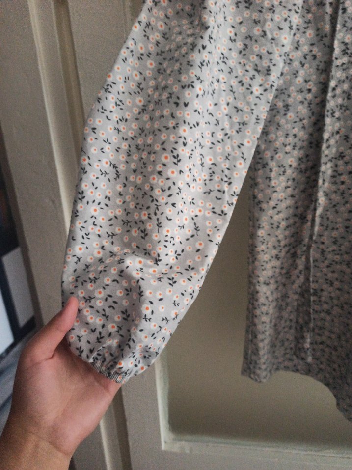 Pamuklu Gri Uzun Kollu Seyyar Kemerli Bluz - Görsel 2