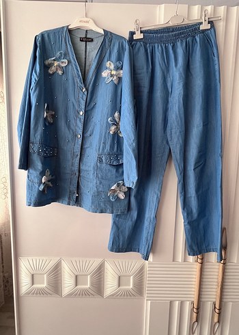 Düğmeli Nakışlı Mavi Denim Kadın Takım