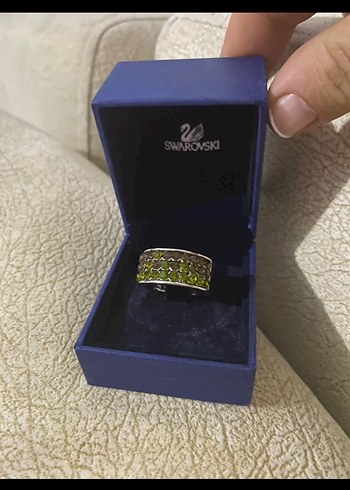 swarovski Yesil Tasli Gumus Yuzuk