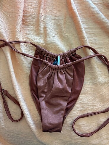 teendyolmilla kiremit bikini altı
