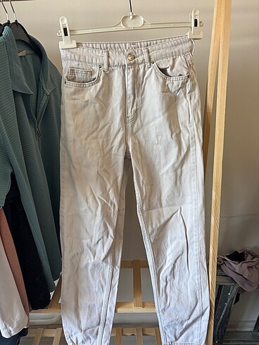 mom jean