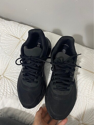 Adidas Ayakkabı sıfır hiç kullanılmadı